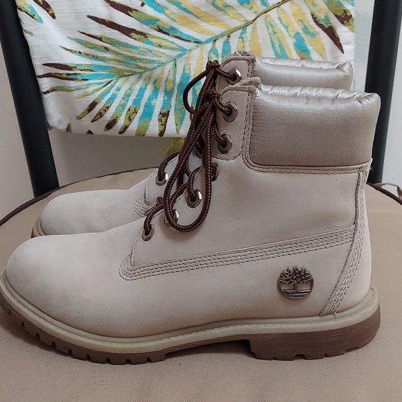 Timberland Boots, Size 7.5, Mushroom Taupe, Satin Heel, New Laces - Picture 5 of 12